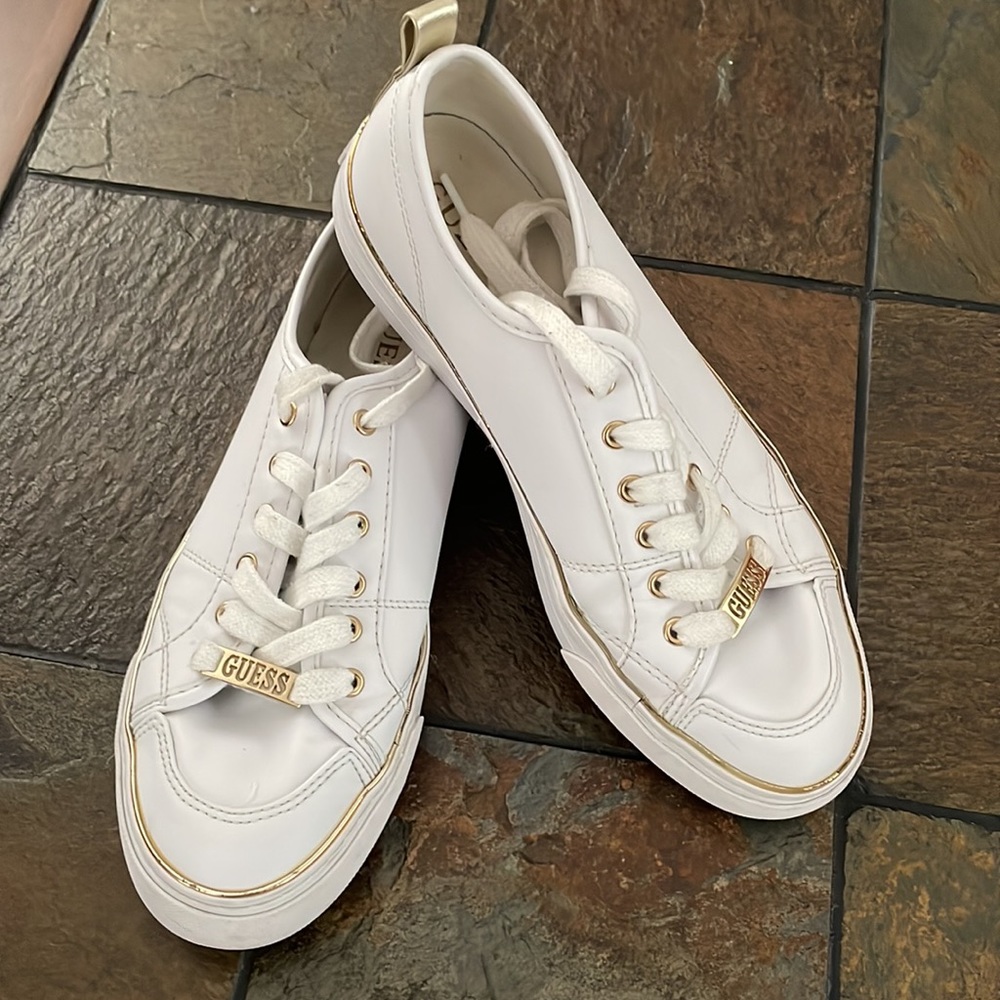 Guess White Leather Sneakers -metallic Gold accents -size 9M